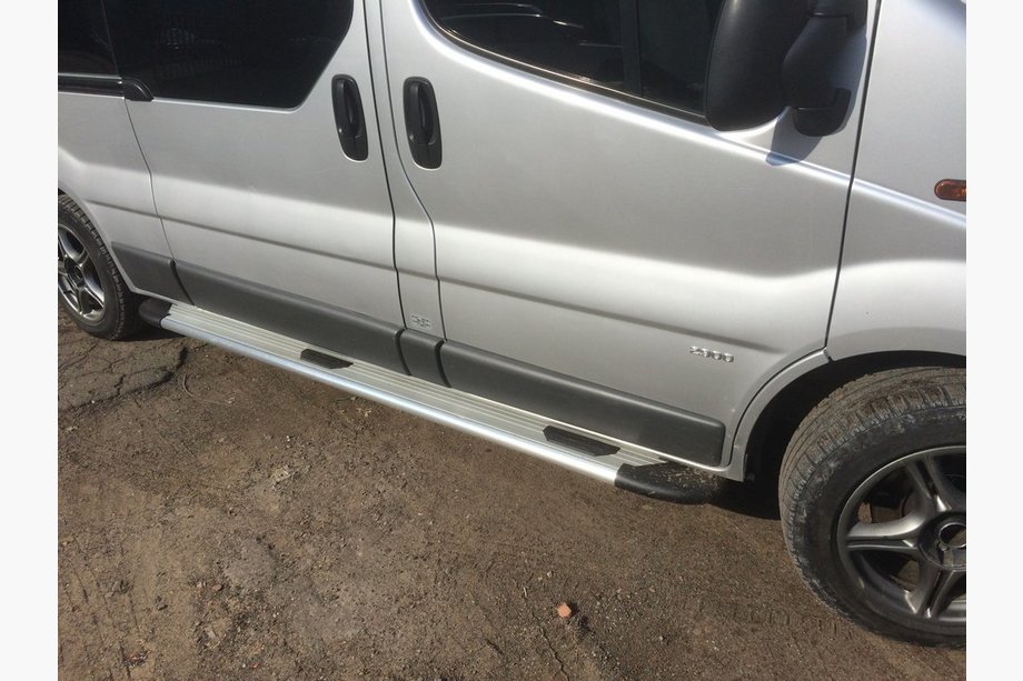 Nissan Primastar 2002–2014 Bosphorus OLD Grey side steps (set van 2, aluminium) Foto 2