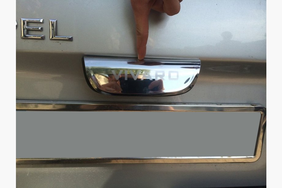 Nissan Primastar 2002–2014 Chromen strip boven kenteken (vleugeldeuren, RVS) Image