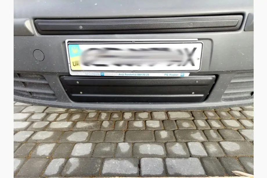 Opel Vivaro 2001–2015 Middelste winterafdekking (boven kenteken) Foto 2