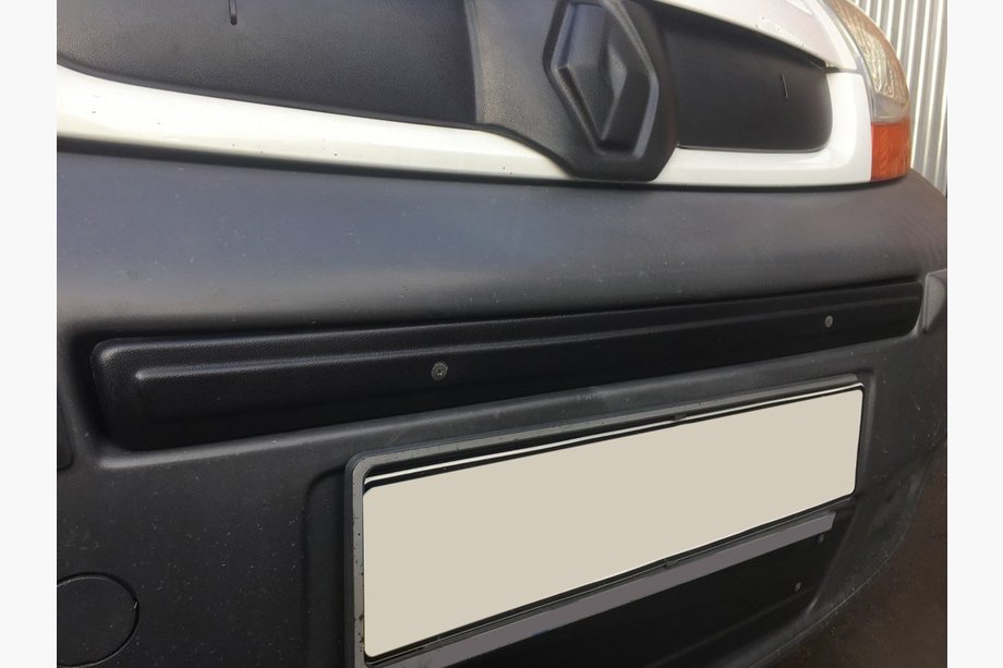 Opel Vivaro 2001–2015 Middelste winterafdekking (boven kenteken) Hoogglans, 2007-2015 Image