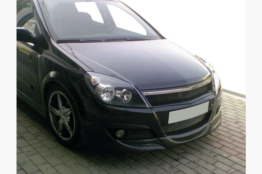Opel Astra H 2004–2013 Voorste onderste lipspoiler HB V1 (spuitklaar) Image