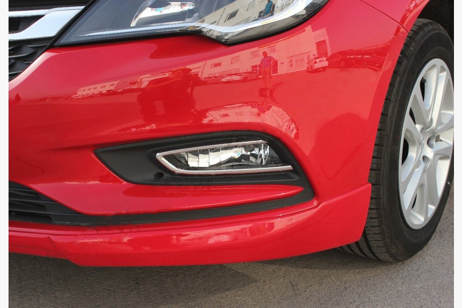 Opel Astra K 2016–2021 RVS mistlampomlijsting OmsaLine (2 stuks) Image
