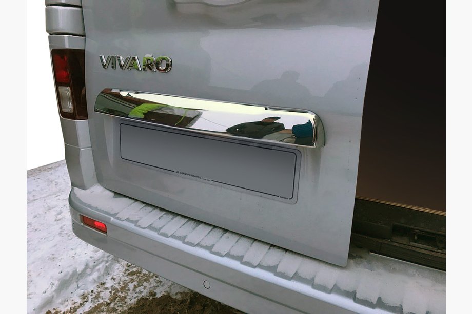 Opel Vivaro 2015–2019 RVS sierstrip boven kentekenplaat OmsaLine - Italiaans roestvrij staal Image