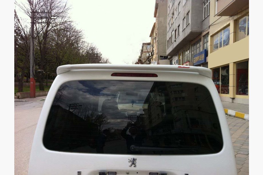 Citroen Berlingo 1996–2008 Anatomic spoiler (spuitklaar) Image