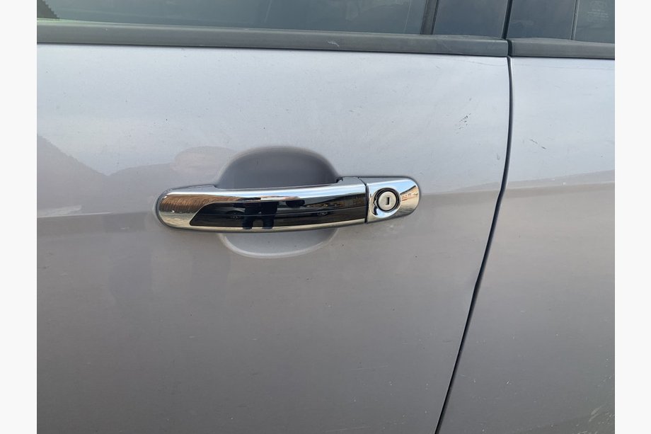 Ford Focus II 2008–2011 Deurgreep covers met zwarte strip (set van 4 stuks, ABS) Foto 2