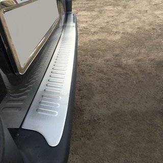 Matte achterbumper beschermlijst (Omsa, RVS) foto 1