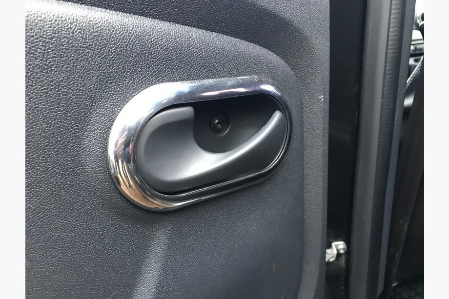 Renault Duster 2008–2017 Carmos afdekplaatjes voor binnenhandgrepen (4 stuks, RVS) Image
