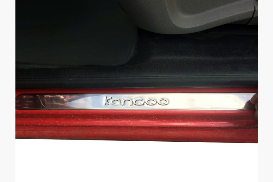 Renault Kangoo 2008–2020 OmsaLine instaplijsten (2 st., RVS) Foto 1