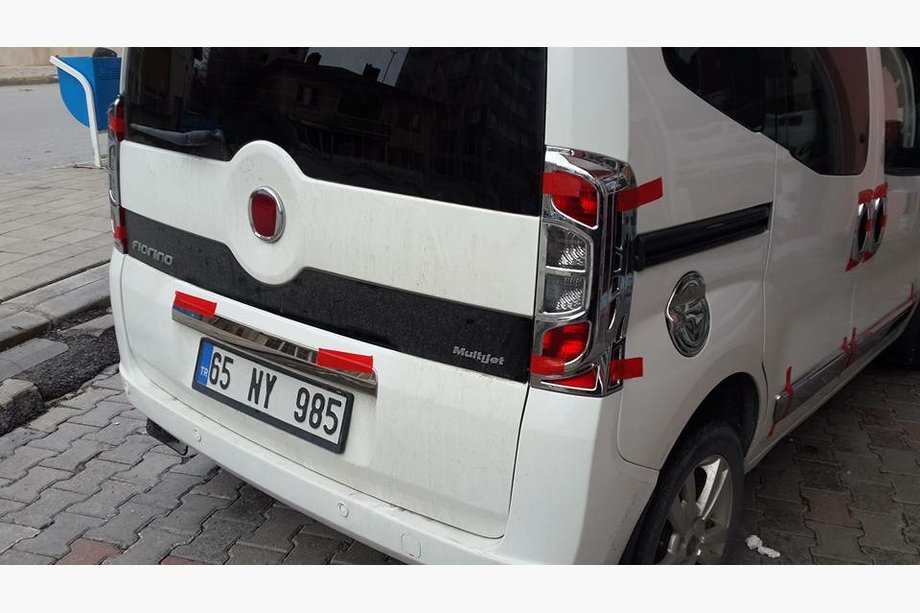 Fiat Fiorino/Qubo 2008–2024 Chromen remlichtcovers met bocht (set van 2, kunststof) Foto 4