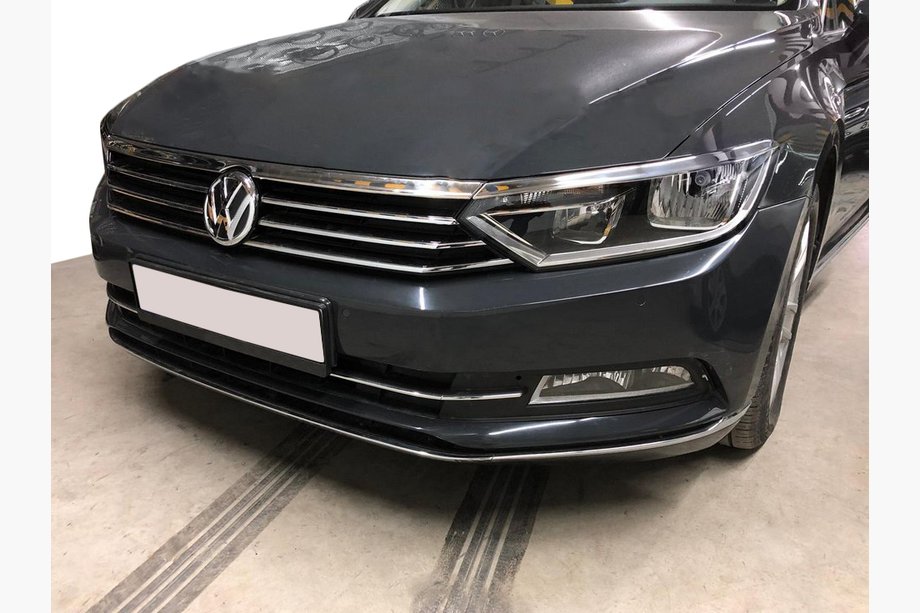 Volkswagen Passat B8 2015–2023 RVS koplamp sierlijsten en strip (set 3-delig) Foto 8