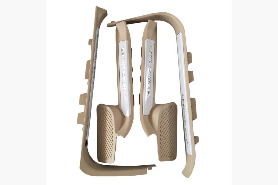 Toyota Land Cruiser 200 2007–2021 Kunststof instaplijsten met verlichting (beige) Image