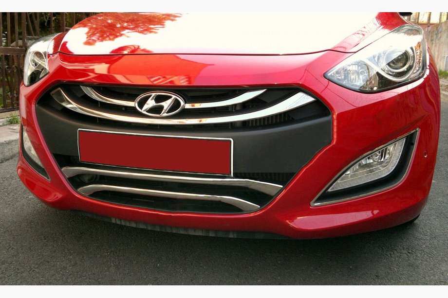 Hyundai I-30 2012–2017 RVS sierlijsten voor onderrooster type 2 Foto 1