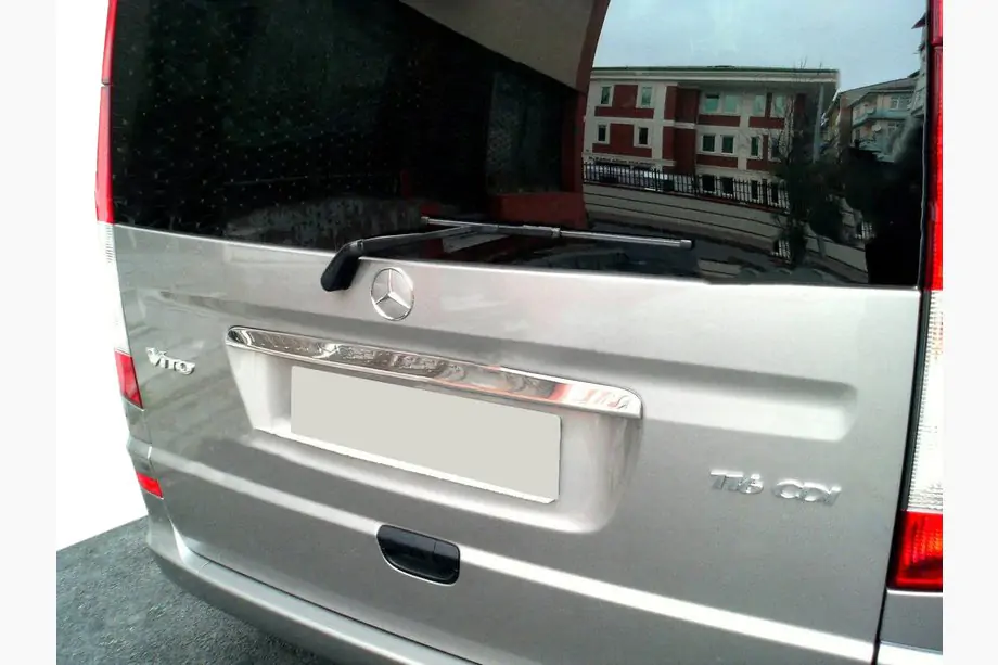 Mercedes Viano 2004–2014 Sierlijst boven kenteken (achterklep, RVS) Image
