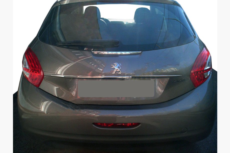 Peugeot 208 2012–2019 Chromen sierlijst boven kenteken Tit-designs (RVS) Image