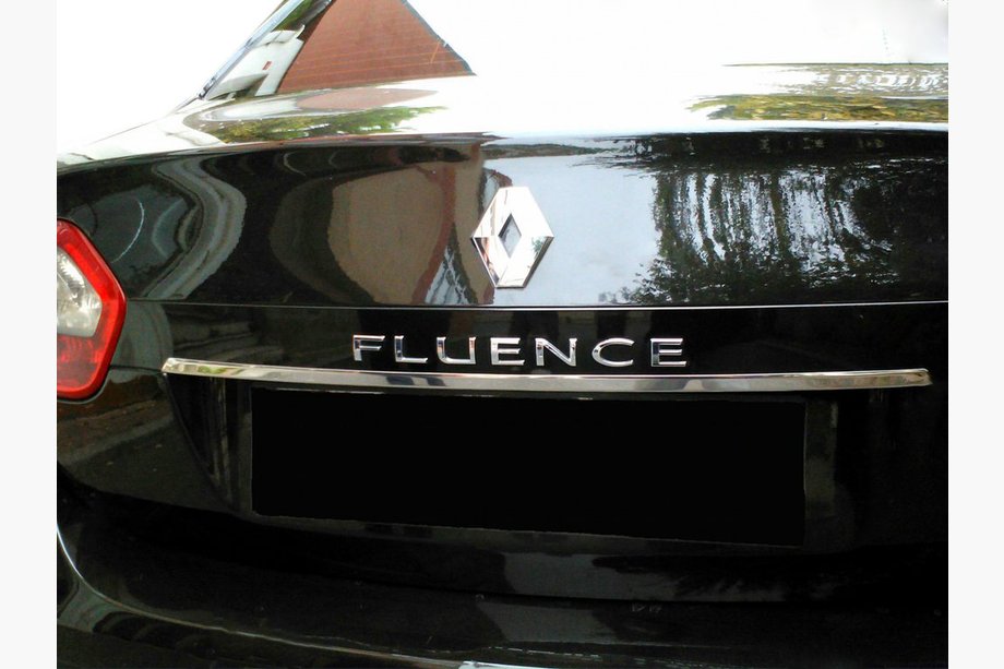 Renault Fluence 2009–2016 RVS sierlijst boven kentekenplaat Image