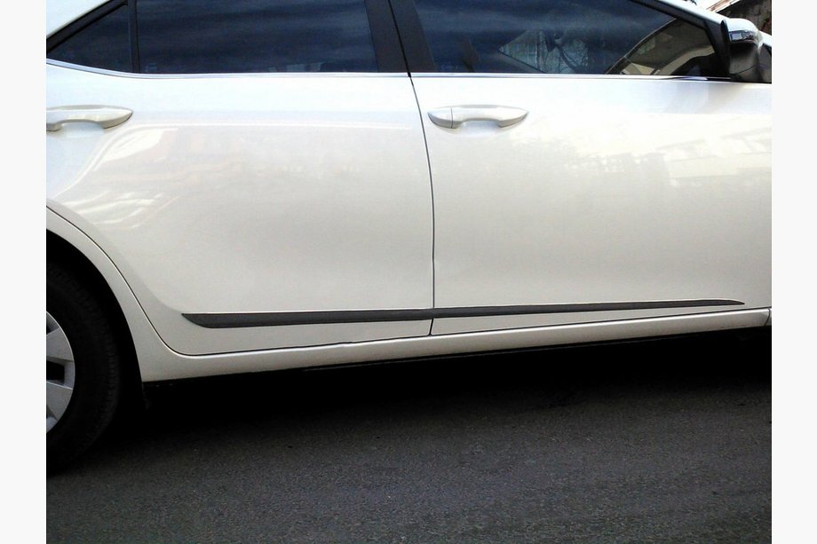 Toyota Corolla 2013–2019 Deurstrips (RVS) Image