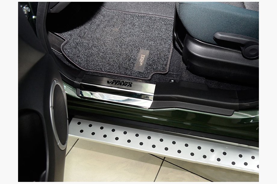 Suzuki Grand Vitara 2005–2017 Nathanika premium instaplijsten (4 stuks, RVS) Image
