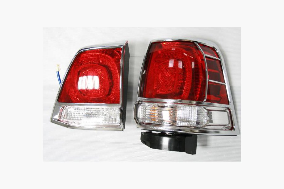 Toyota Land Cruiser 200 2007–2021 Chromen achterlichtcovers (2008-2012, 4-delig, kunststof) Image