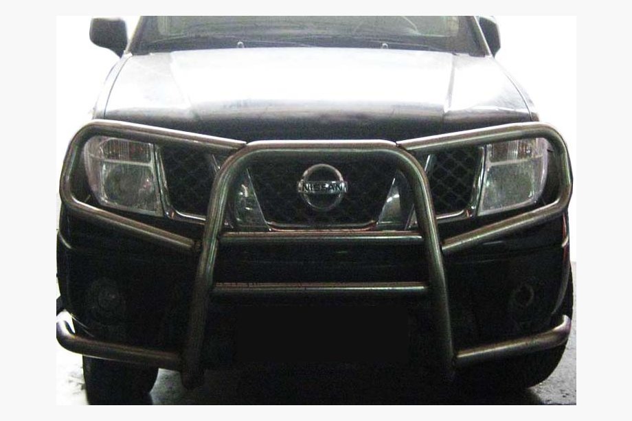 Nissan Navara 2006–2015 Bullbar WT025 dubbel (RVS) Image