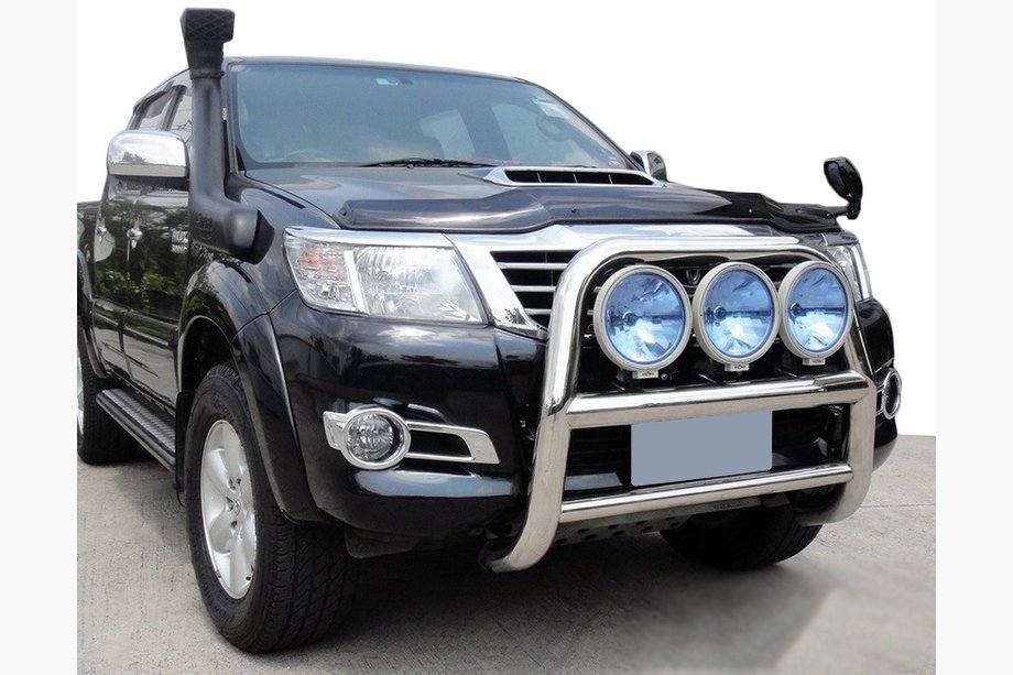Toyota Hilux 2006–2015 Bullbar WT018 (RVS) Image