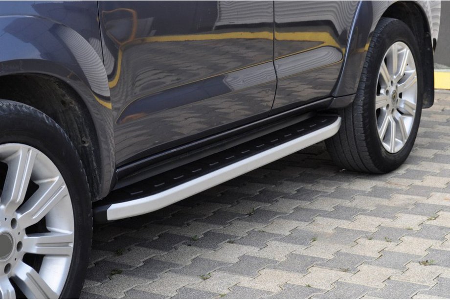 Toyota Fortuner 2006–2015 Fullmond side steps (2 stuks, aluminium) Foto 1