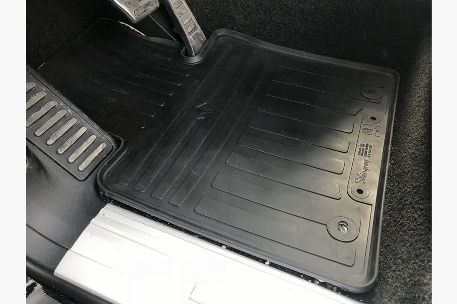 Volvo XC70 2007–2013 Rubberen automatten (4-delig, Stingray Premium) Image
