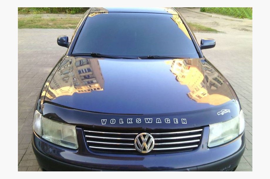Volkswagen Passat B5 1997–2005 Motorkapdeflector 1997-2001 (VIP) Image