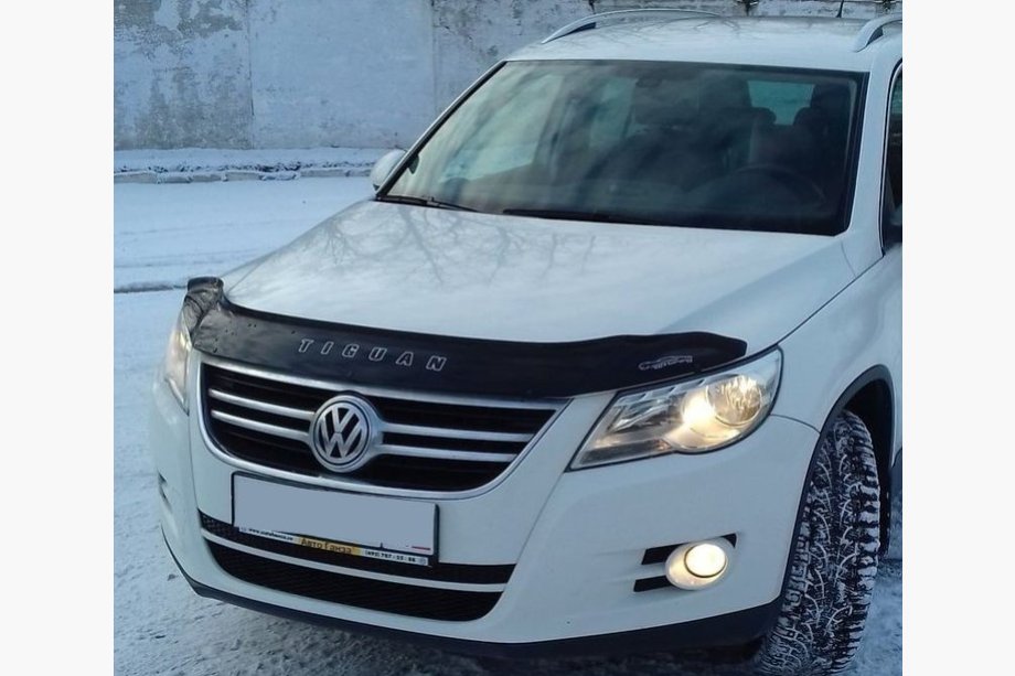 Volkswagen Tiguan 2007–2016 Motorkapdeflector (VIP) Image