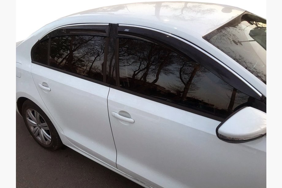 Volkswagen Jetta 2011–2018 Raamwindschermen met chroomstrip (4 stuks, Niken) Foto 1