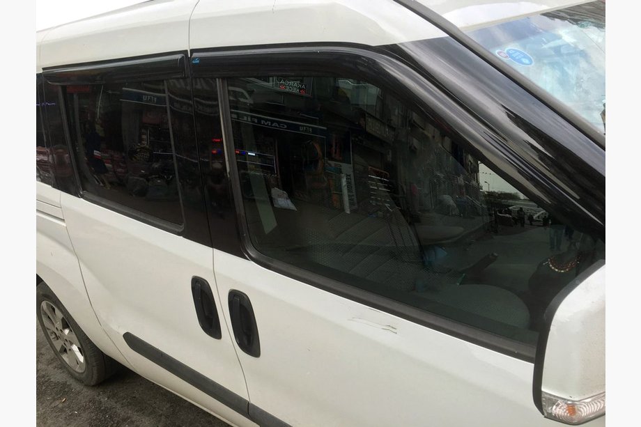 Opel Combo 2012–2018 Aomis raamwindschermen (4 stuks) Image