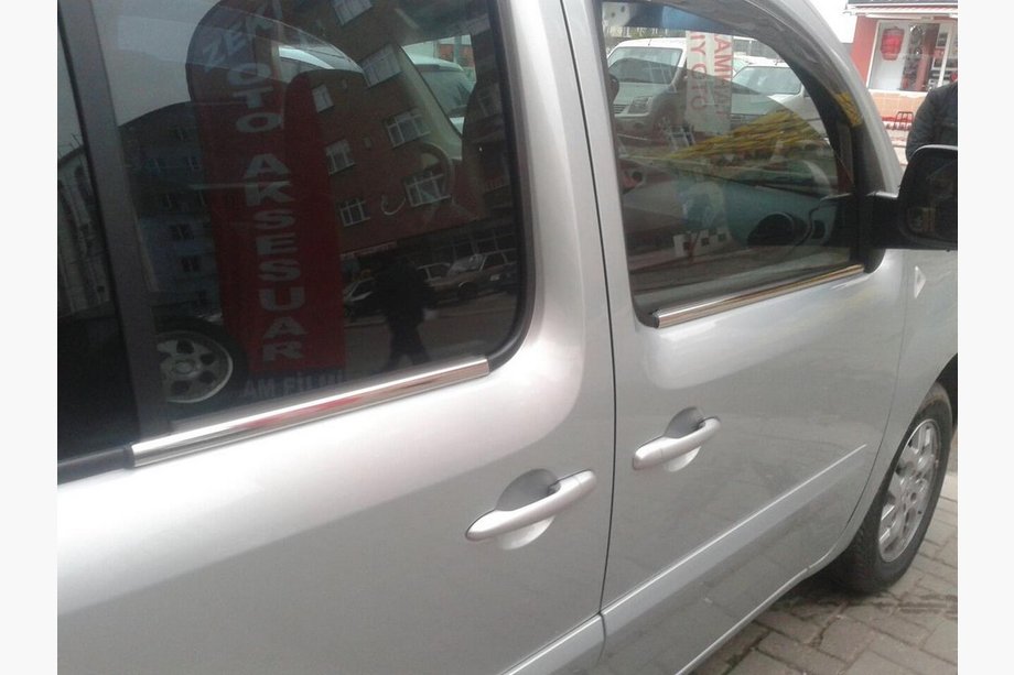 Renault Kangoo 2008–2020 Buitenste raamlijstenset (4-delig, RVS) Foto 4