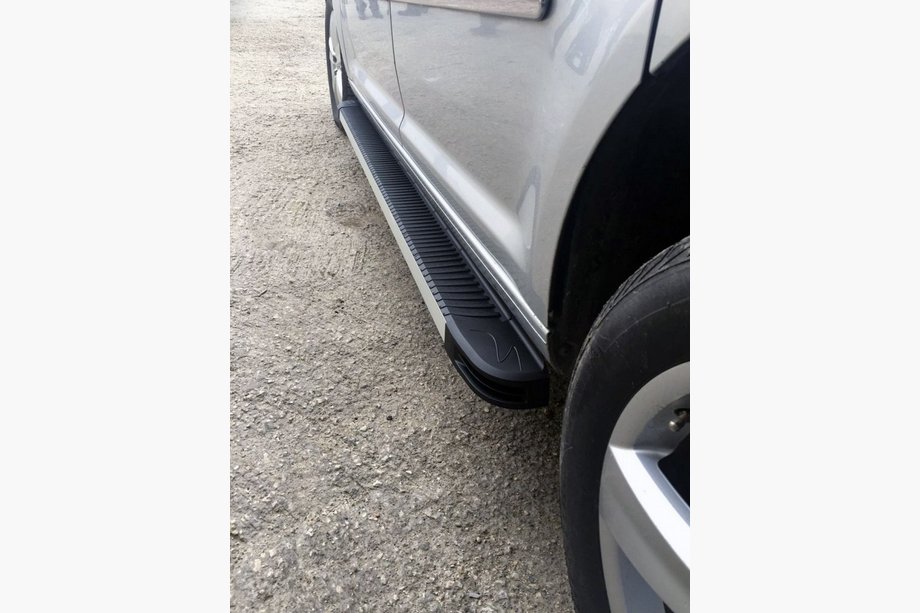 Volkswagen Tiguan 2007–2016 Side steps Maya V1 (set van 2, aluminium) Image