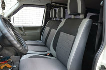 Volkswagen T4 Caravelle/Multivan 1990–2003 Autostoelhoezen (kunstleer↗stof, Premium) Voorstoelen 2+1 foto 1