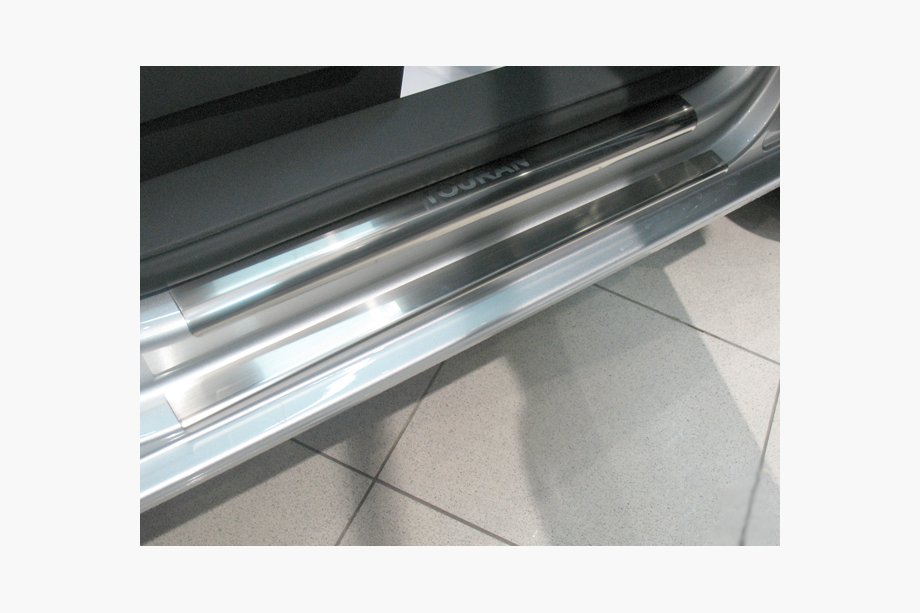 Volkswagen Touran 2010–2015 Dorpellijsten NataNika (4 stuks, RVS) Premium - 3M tape, 0,8 mm Image