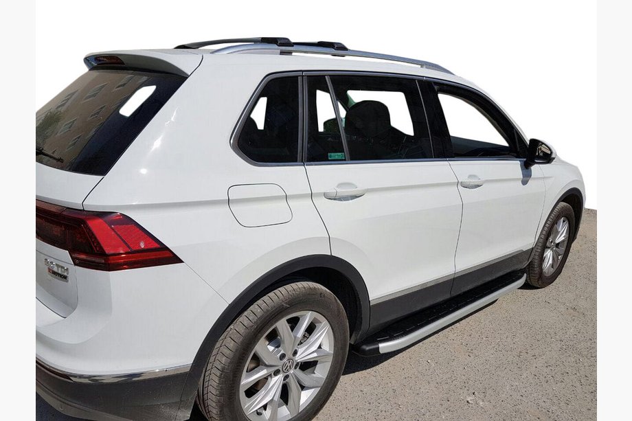 Volkswagen Tiguan 2007–2016 Fullmond side steps (2 stuks, aluminium) Image