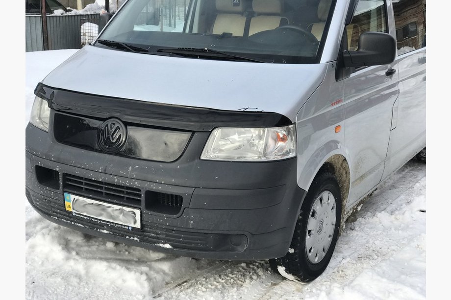Volkswagen T5 Transporter 2003–2010 Bovenste winterafdekking voor de grille Foto 3