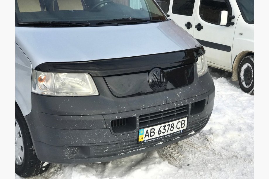 Volkswagen T5 Transporter 2003–2010 Bovenste winterafdekking voor de grille Foto 4