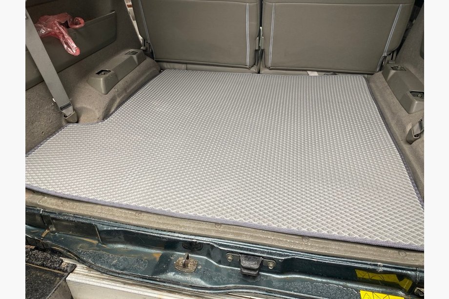 Nissan Patrol Y61 1997–2011 Lange kofferbakmat (EVA, grijs) Image