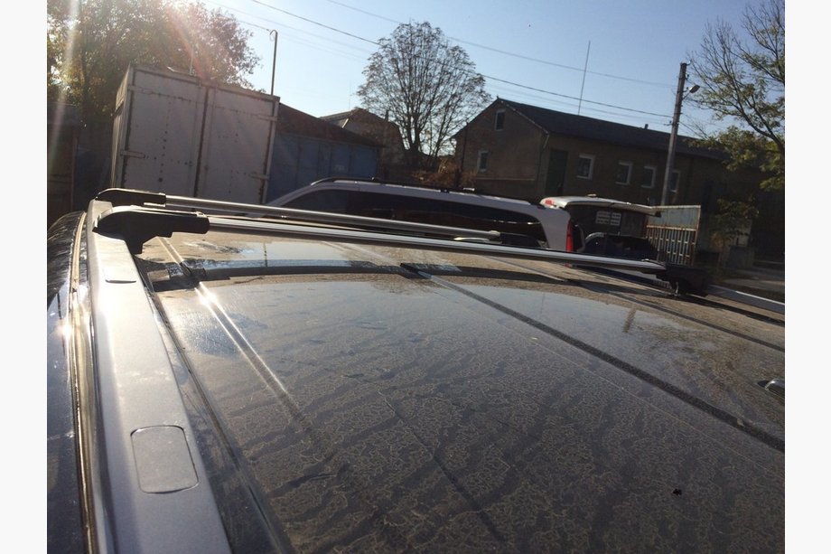 Land Rover Discovery Sport 2014– Afsluitbare dwarsdragers voor dakrails (2 stuks) Zwart Image