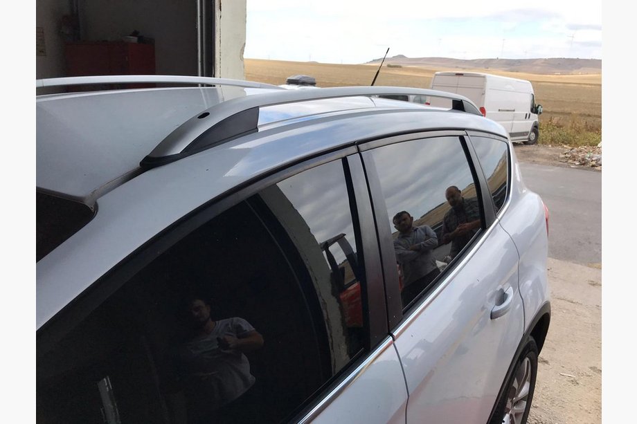 Ford Kuga 2008–2013 Skyport dakrails (grijs) Image