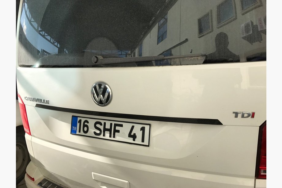 Volkswagen T6 2015–2024 Sierlijst boven kentekenplaat (carbon) Image