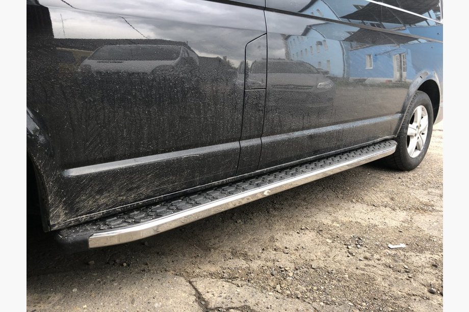 Volkswagen T5 Multivan 2003–2010 BlackLine side steps (2 stuks, aluminium) Image