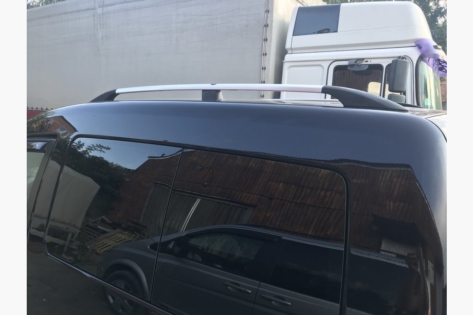 Volkswagen Caddy 2004–2010 Chromen dakrails Maxi, kunststof voeten Image