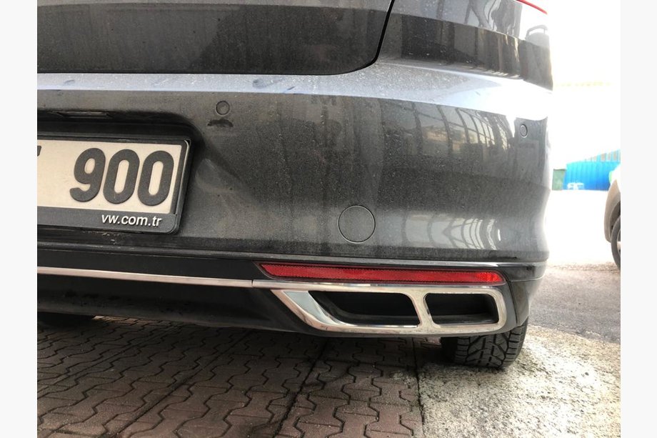 Volkswagen Passat B8 2015–2023 Uitlaatsierstukken Carmos SD/SW (2019+, 3 stuks, RVS) Image