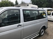 Volkswagen T5 Caravelle 2004–2010 Chromen dakrails Lange wielbasis, kunststof voetsteunen foto 1