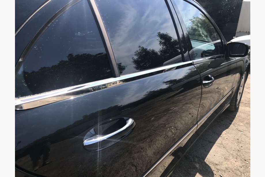 Mercedes E-сlass W211 2002–2009 Buitenste raamomlijsting (RVS) Image