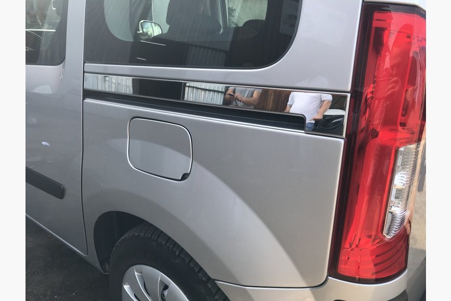 Renault Kangoo 2008–2020 Sierlijst onder schuifdeur (2 st., RVS) Image