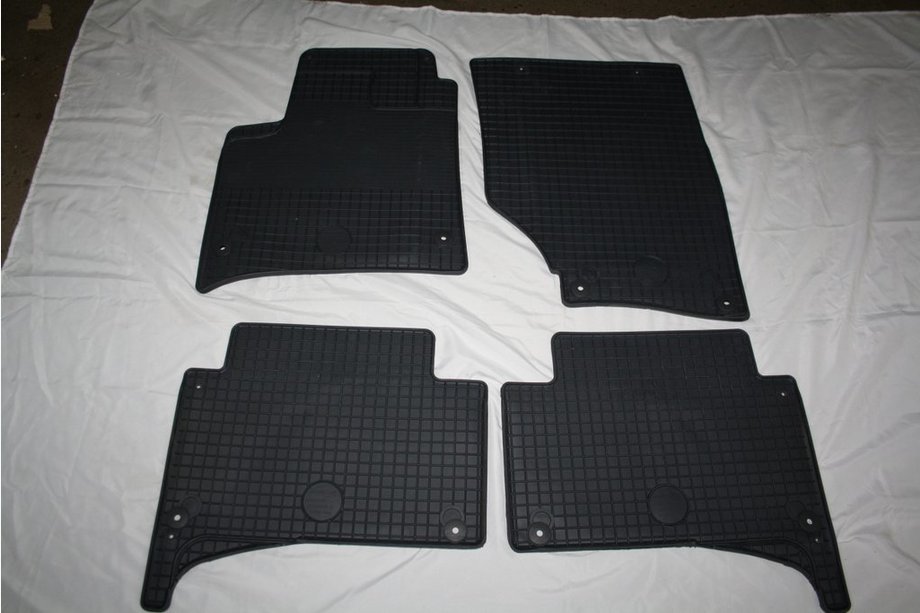 Audi Q7 2005–2015 Rubberen automatten (set van 4, Doma) Image