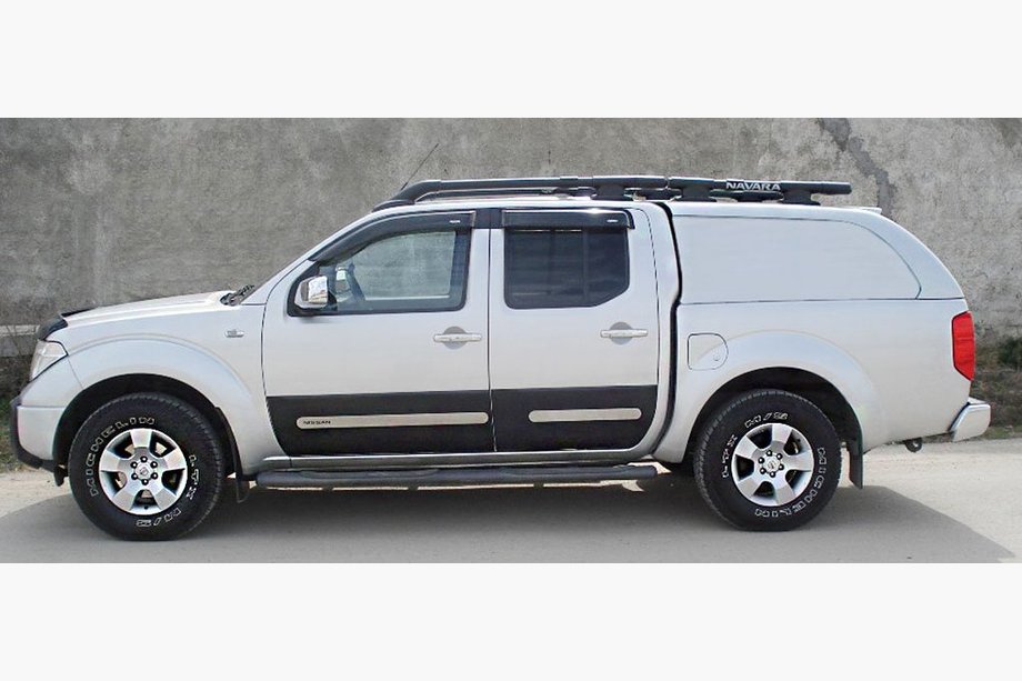 Nissan Navara 2006–2015 Laadbak hardtop Canopy commercial Image