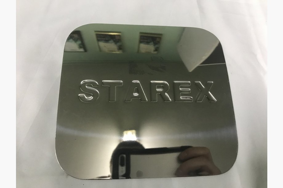 Hyundai H200, H1, Starex 1998–2007 Carmos RVS tankklep cover Foto 1